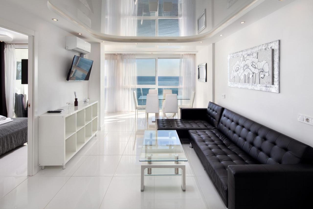 Апартаменты La Perla Beach Blue